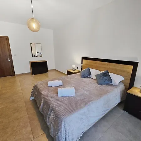 2 Bedroom 2 Terraces Wifi And Ac *