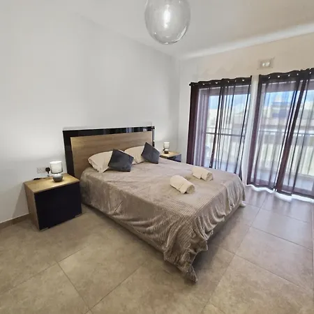 Apartment 2 Bedroom 2 Terraces Wifi And Ac Msida
