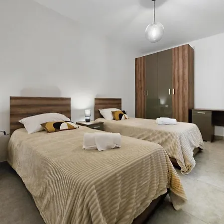Apartment 2 Bedroom 2 Terraces Wifi And Ac