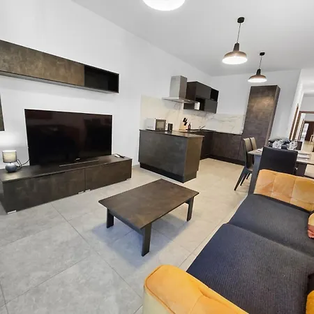 2 Bedroom 2 Terraces Wifi And Ac * 姆西达